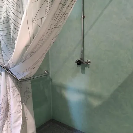 Vandrerhjem Hi *