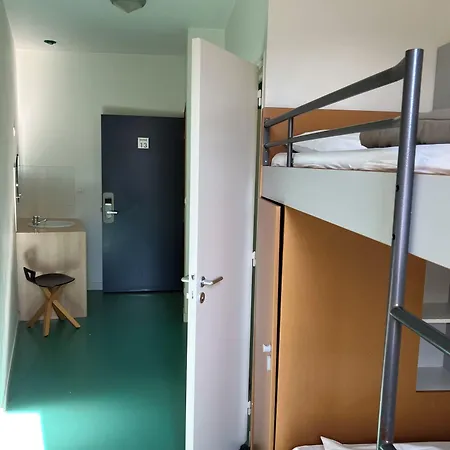 Hi